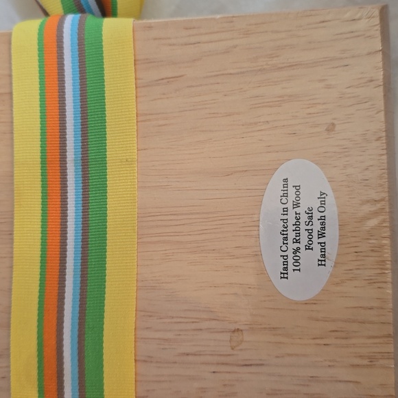 ✅️ Such a lovely gift! Adorable kitchen cutting board & pad of paper w/pen! - Picture 6 of 8